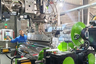 Inbetriebnahme vun der PET-Blechproduktiounslinn virun Ort fir egyptesch Clientléisungen