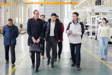 Kooperéiere fir Entwécklung, global zesummeschaffen – Piovan Global CEO besicht Jwell Machinery